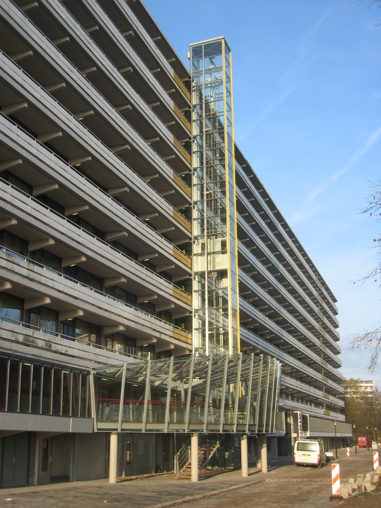 AfbeeldingVoorbeelden stalen liftschachten