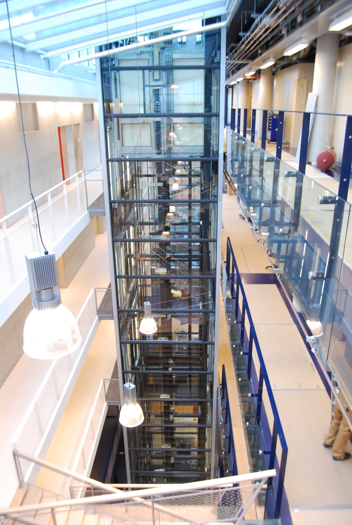AfbeeldingVoorbeelden stalen liftschachten