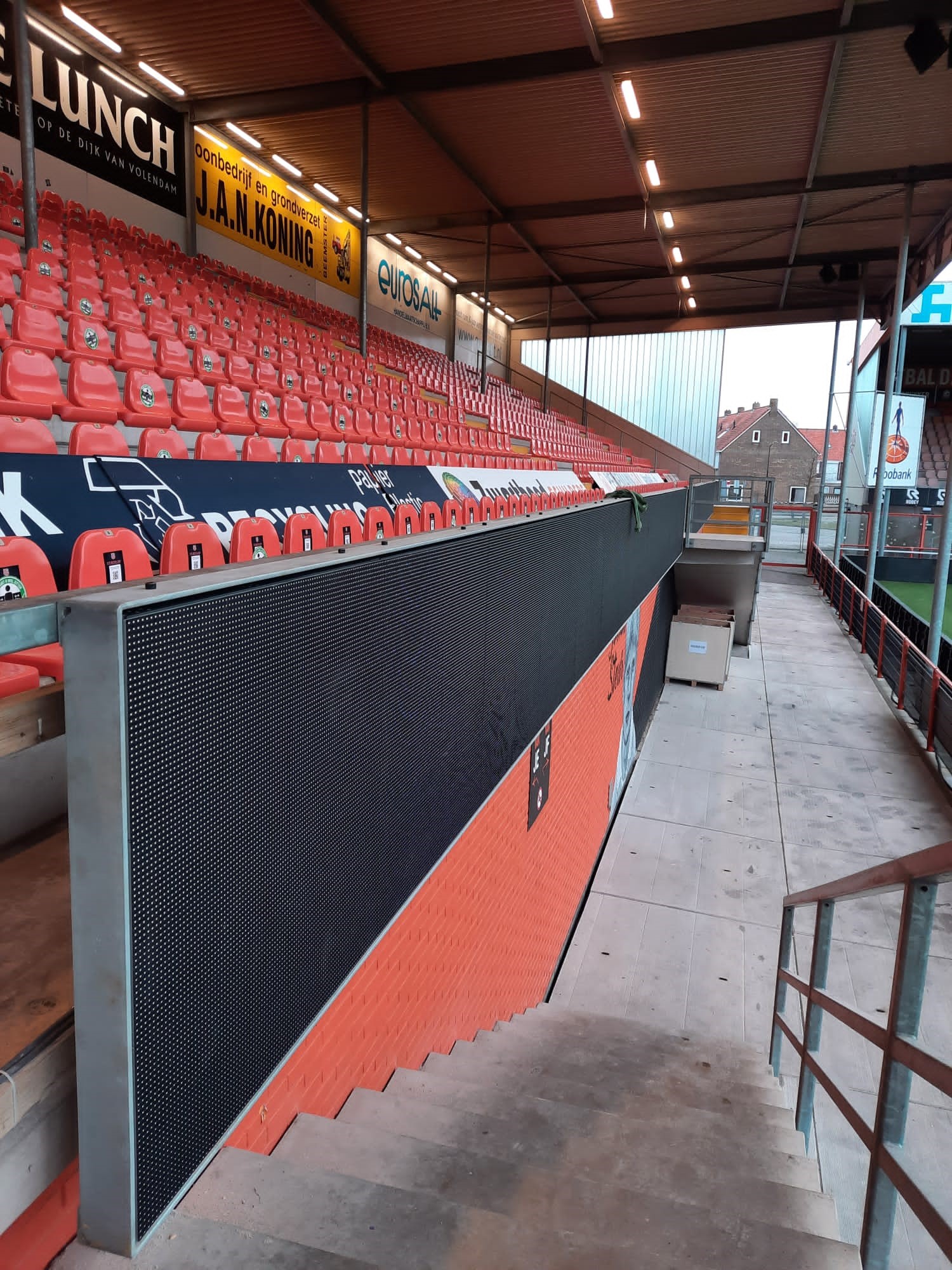 AfbeeldingOphangconstructie Ledboarding FC Volendam Stadion